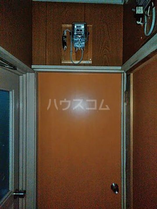 石川ビルの玄関