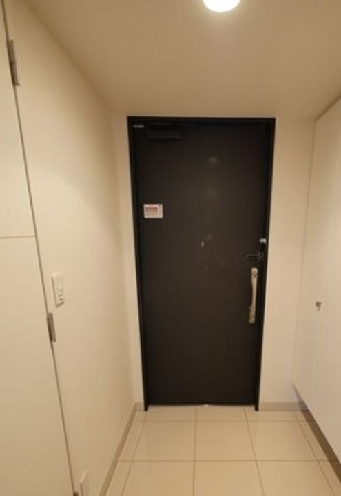 東京都目黒区目黒1(マンション)の賃貸物件の玄関