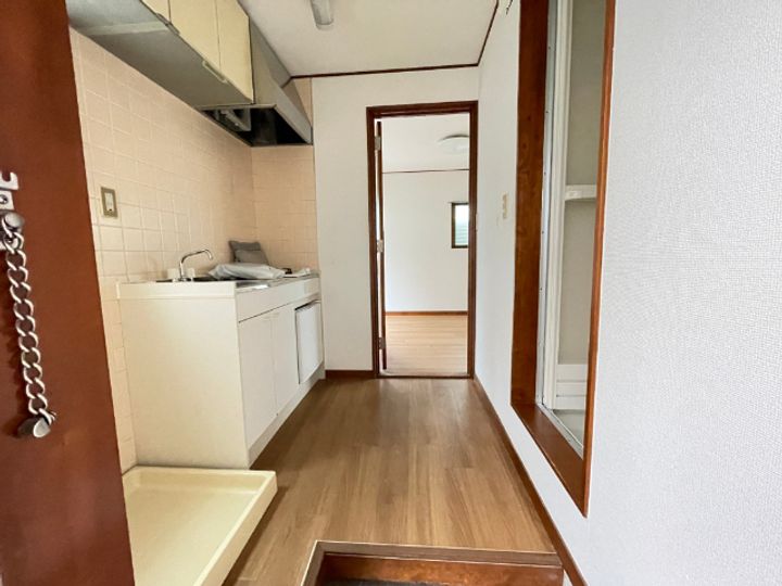 依田ハイツの玄関