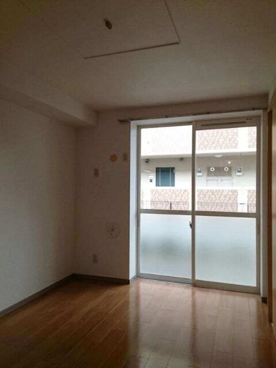 静岡県浜松市中央区飯田町(アパート)の賃貸物件の居間