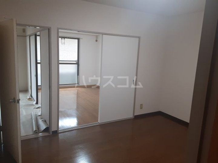 シンエイIIの居間