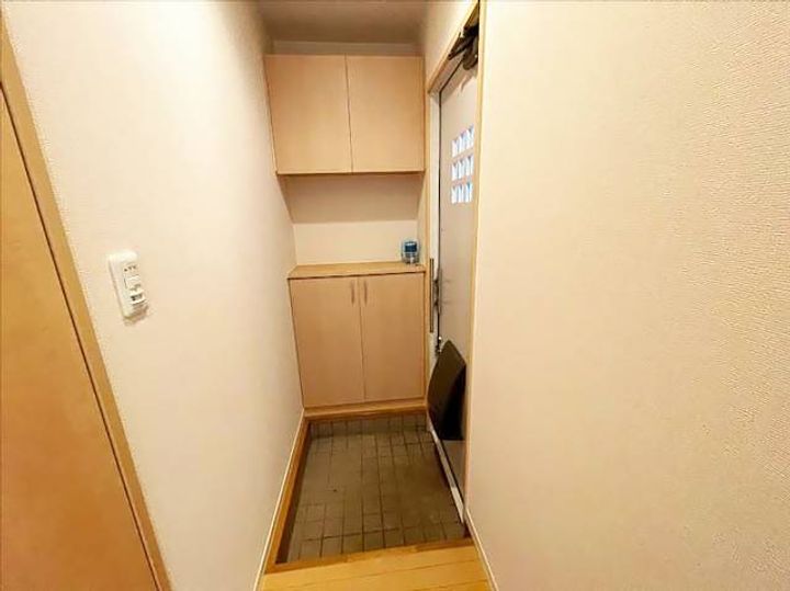 クレール駒場B棟の玄関