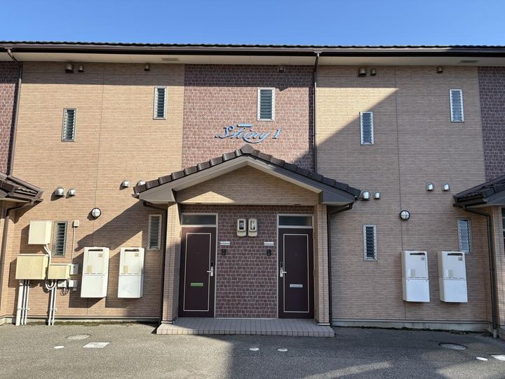 シャイニーIの外観
