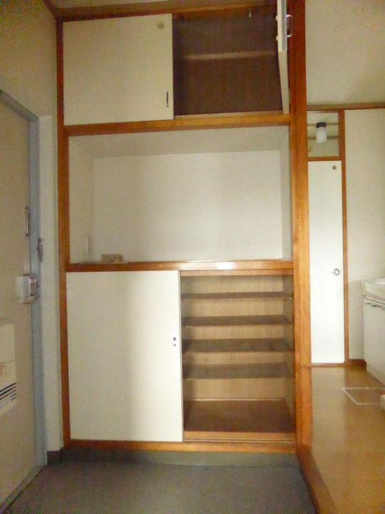 DOIハイツの玄関