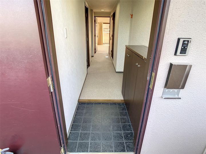 昭和マンション飯坂の玄関