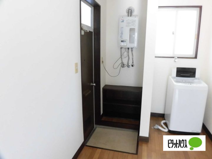 滝沢ヒルズ Bの玄関