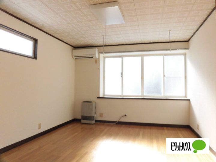 滝沢ヒルズ Bの居間