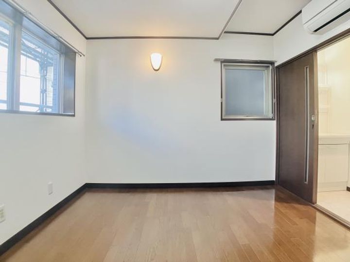 サワタカビルの内装