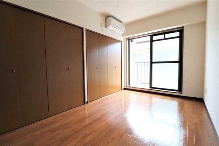 イーゼルコアの居間