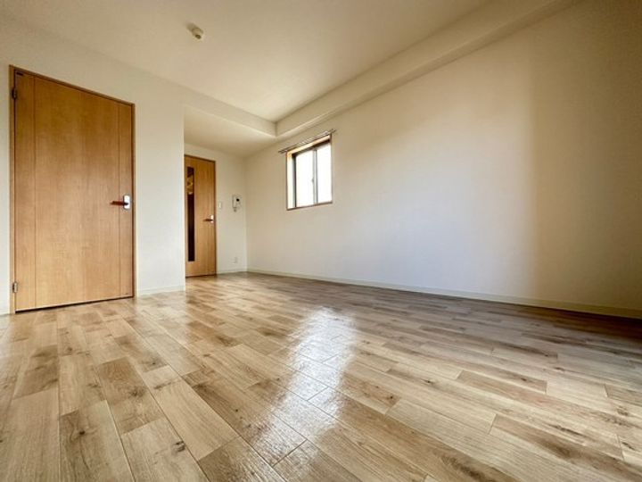 第27友建ビルの居間