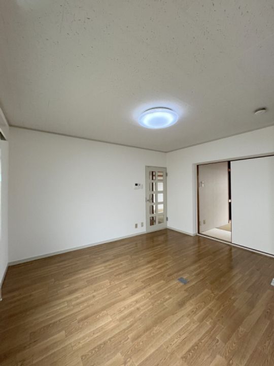 大阪府豊中市上野西4(マンション)の賃貸物件の居間