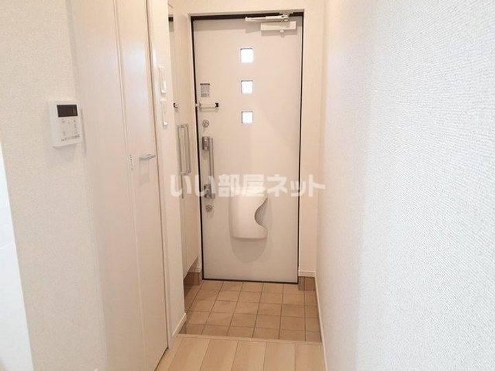 ファイブラインズ矢落ノースの玄関