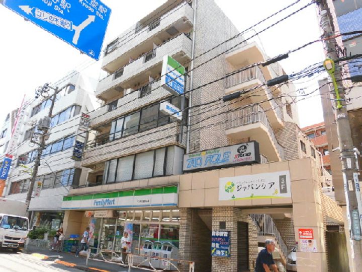 テンダーハウスの周辺