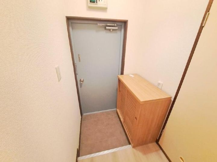 コーポスガイチの玄関