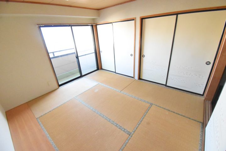 アイムビルの内装