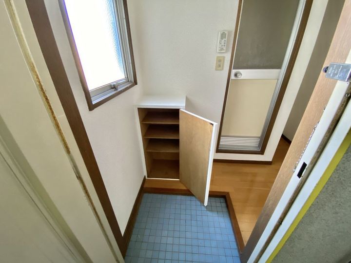 エントピア鴨池Vの玄関