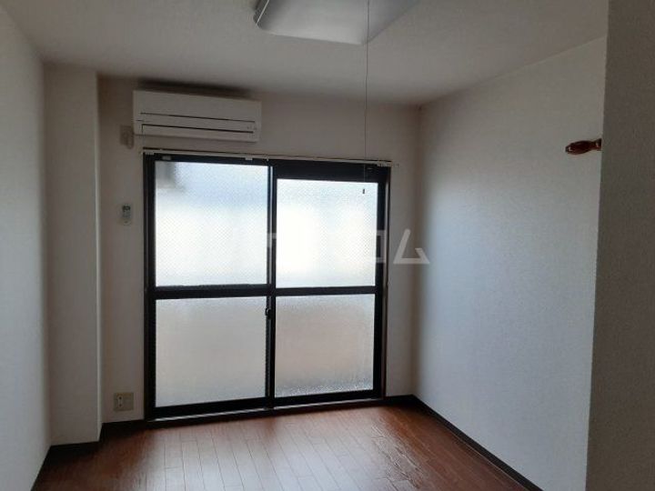 グレース嵯峨の居間