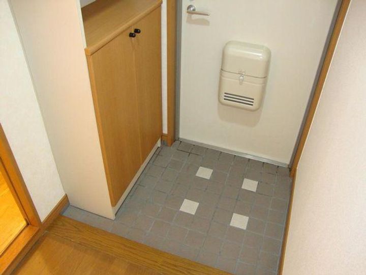 愛知県長久手市仲田(マンション)の賃貸物件の玄関