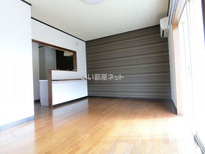 ホワイトテラスAの居間