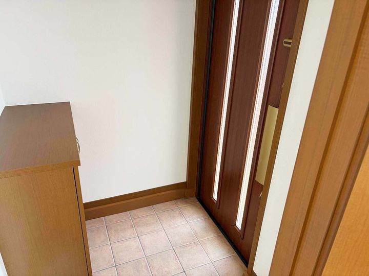 鷹番1丁目ハウスの玄関