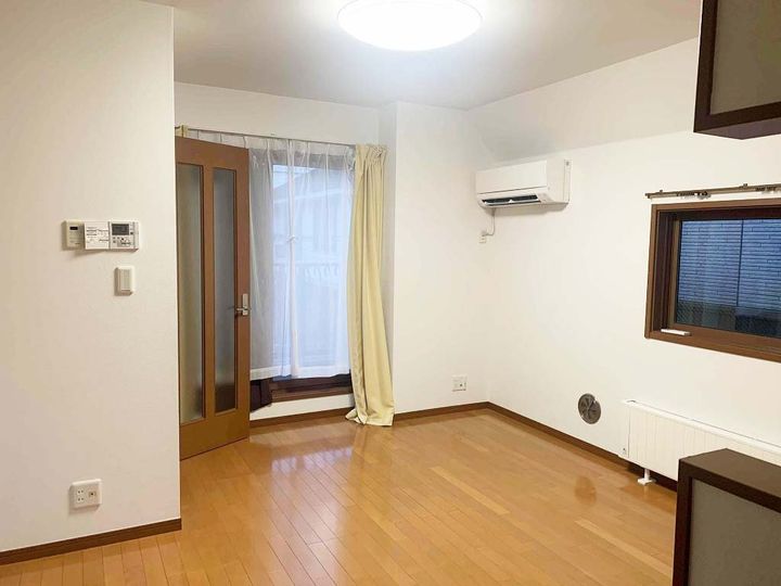 鷹番1丁目ハウスの居間