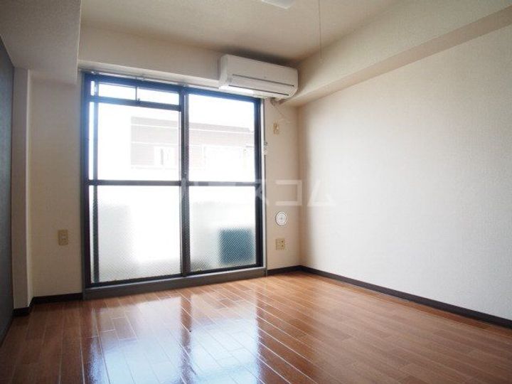 シャルマン谷塚南の居間