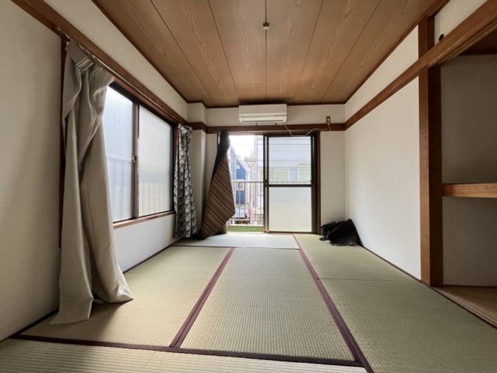 山中ビルの内装