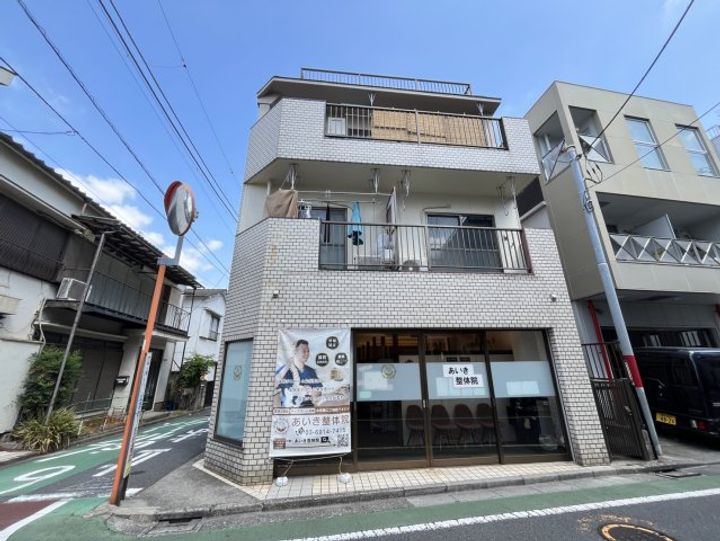 山中ビルの外観