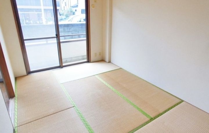 須崎マンションの居間