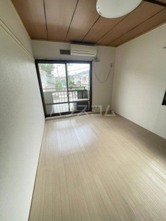 大塚ハイツの居間