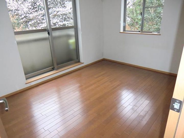 目白ハイム 201号室の居間