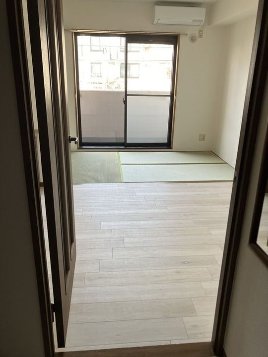 BES明大前コートの居間