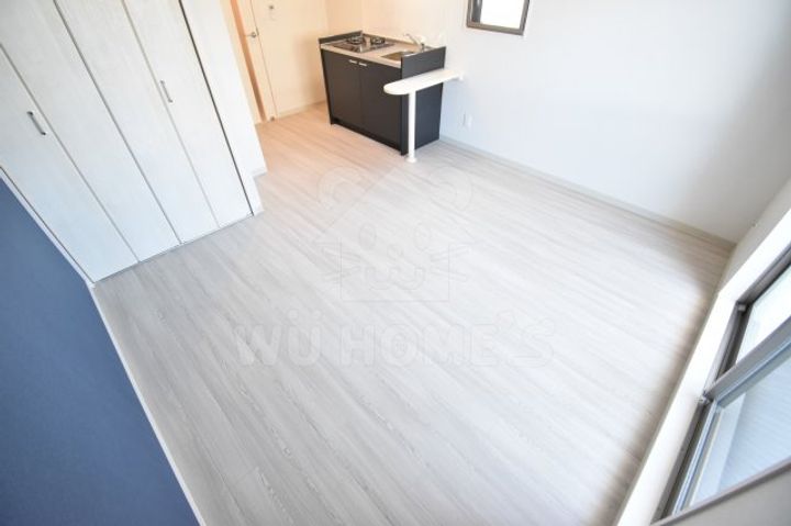 セゾンラトゥールMIYAKOJIMAの居間