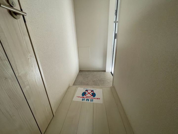 アイ・パレスI番館の玄関
