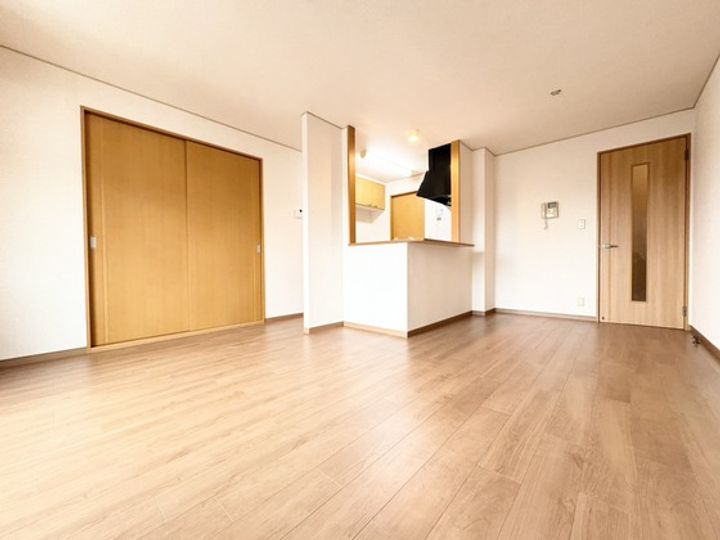 クインシービレッジAの居間