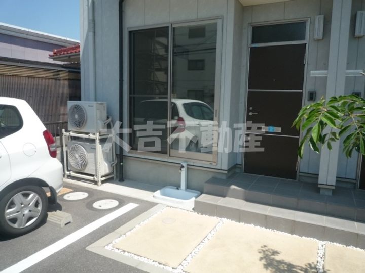 岡山県岡山市南区新保(一戸建)の賃貸物件の玄関