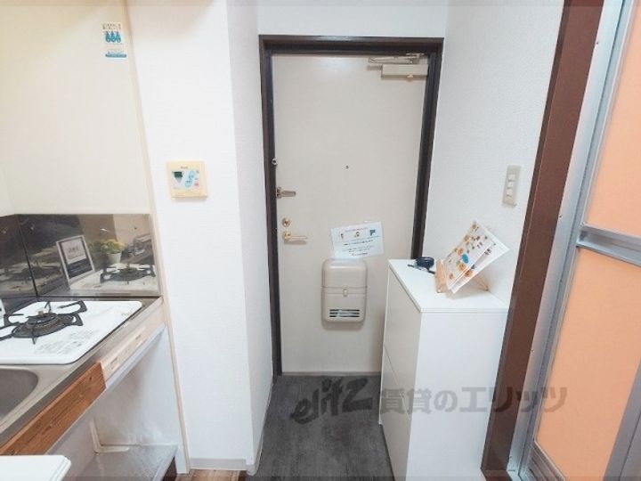 イーストヴィラキタの玄関