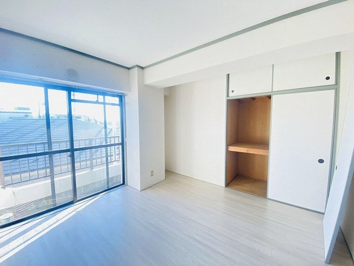 神奈川県藤沢市鵠沼石上2(マンション)の賃貸物件の居間