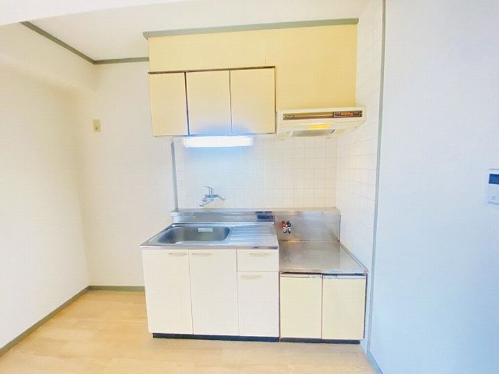 神奈川県藤沢市鵠沼石上2(マンション)の賃貸物件のキッチン