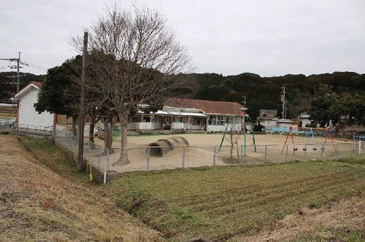 ローレルハウスの周辺