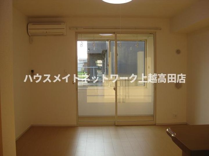 ミドルビレッジヒロ7Aの居間