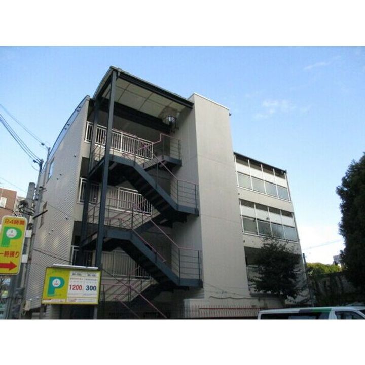 レフティー岡東の外観
