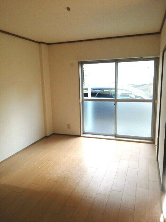 シティハイツ京の居間