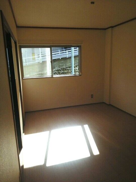 シティハイツ京の居間