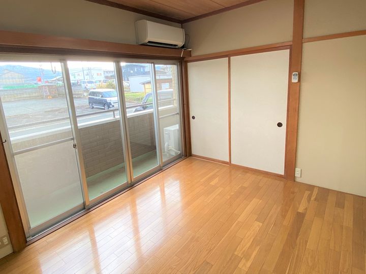 アイビーセゾン長岡 A棟の居間