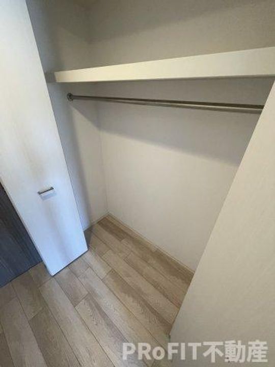 大阪府大阪市浪速区稲荷1の賃貸マンションの内装