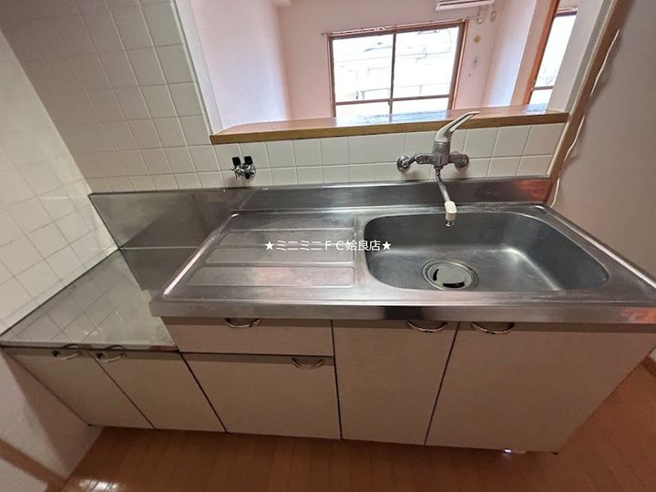 鹿児島県姶良市平松(マンション)の賃貸物件のキッチン