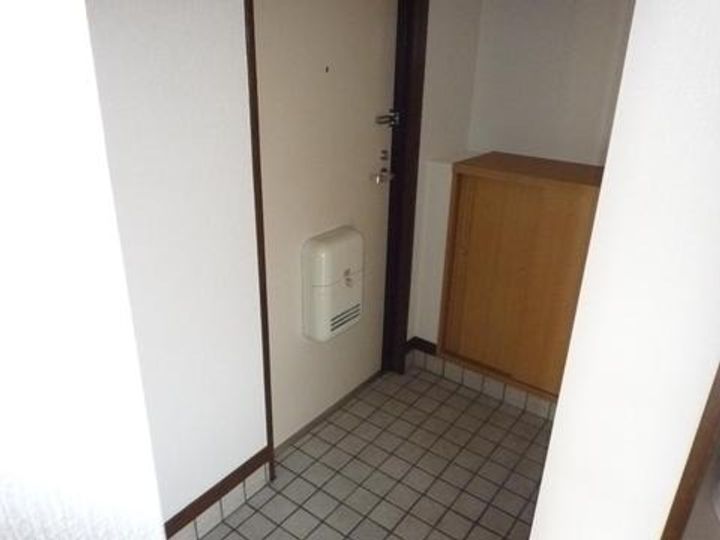 広島県呉市広文化町(マンション)の賃貸物件の玄関