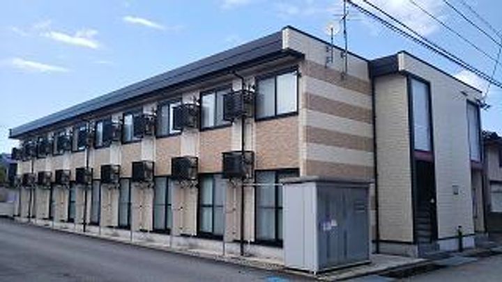 レオパレスエイムスバリーの外観