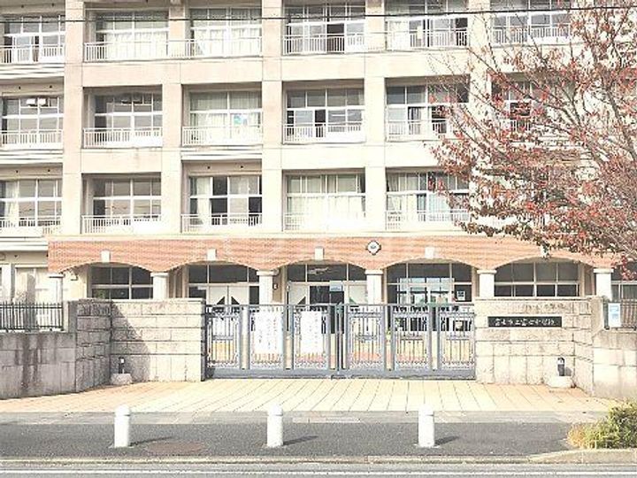 アルカンシェルの周辺